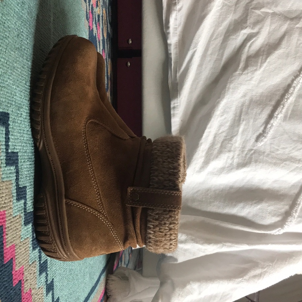 Shoes - Picture 1 of 3
